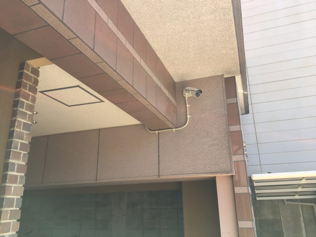 入口カメラ2